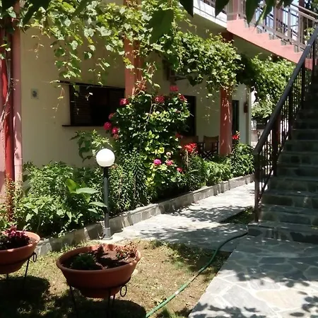 Anastasia Chalatsogianni Paralia Panteleimonos